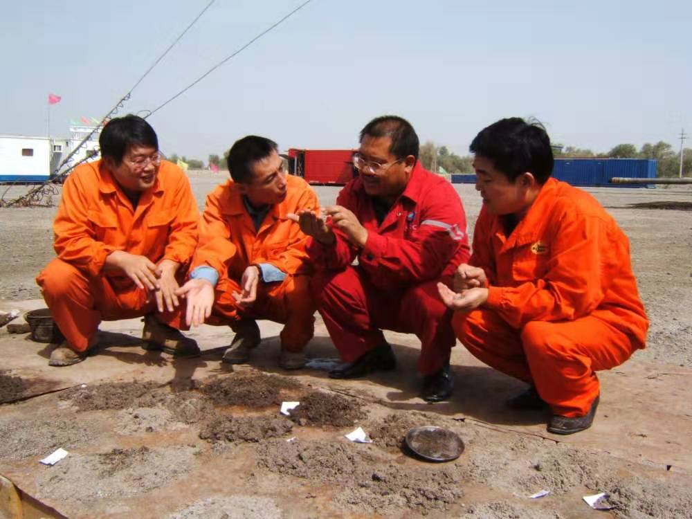 tom teaching mud logging